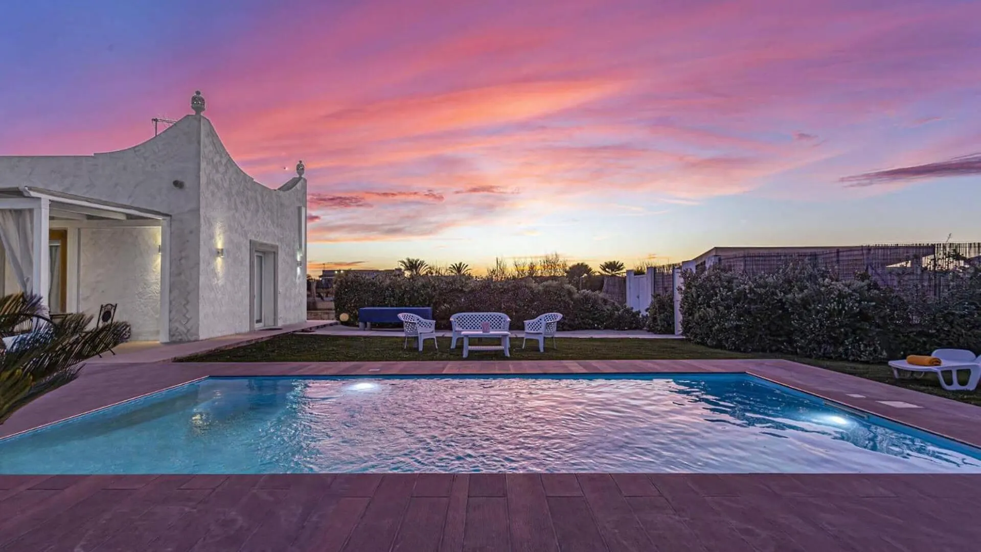 Villa Indaco By Villa Plus contacts